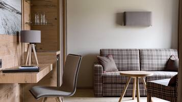 Doppelzimmer (Heimatgefühl) | Wohnbereich | Flachbildfernseher