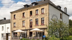 Front of property - Hostellerie Sainte-Cécile  (Florenville)