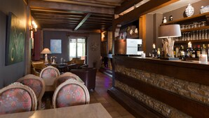 Bar (on property) - Hostellerie Sainte-Cécile  (Florenville)