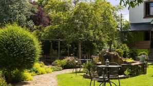 Garden - Hostellerie Sainte-Cécile  (Florenville)