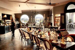 Breakfast, lunch, dinner served; sea views  - Grand Africa Rooms and Rendezvous (Plettenberg Bay)