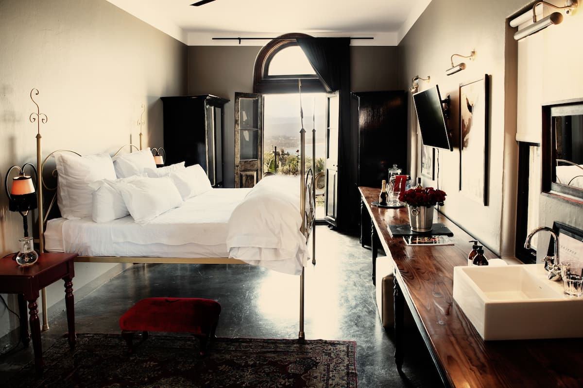 Premium bedding, minibar, in-room safe, individually decorated