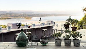Free daily full breakfast  - Grand Africa Rooms and Rendezvous (Plettenberg Bay)