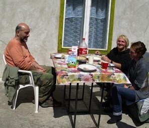 Tägliches Frühstück gegen Gebühr