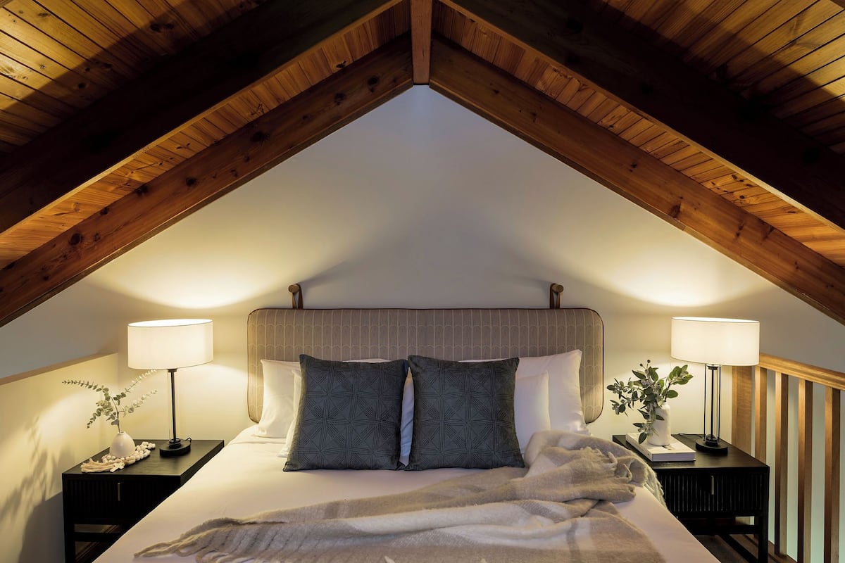 Deluxe loft | Luxe beddengoed, pillowtop-bedden, een kluis op de kamer