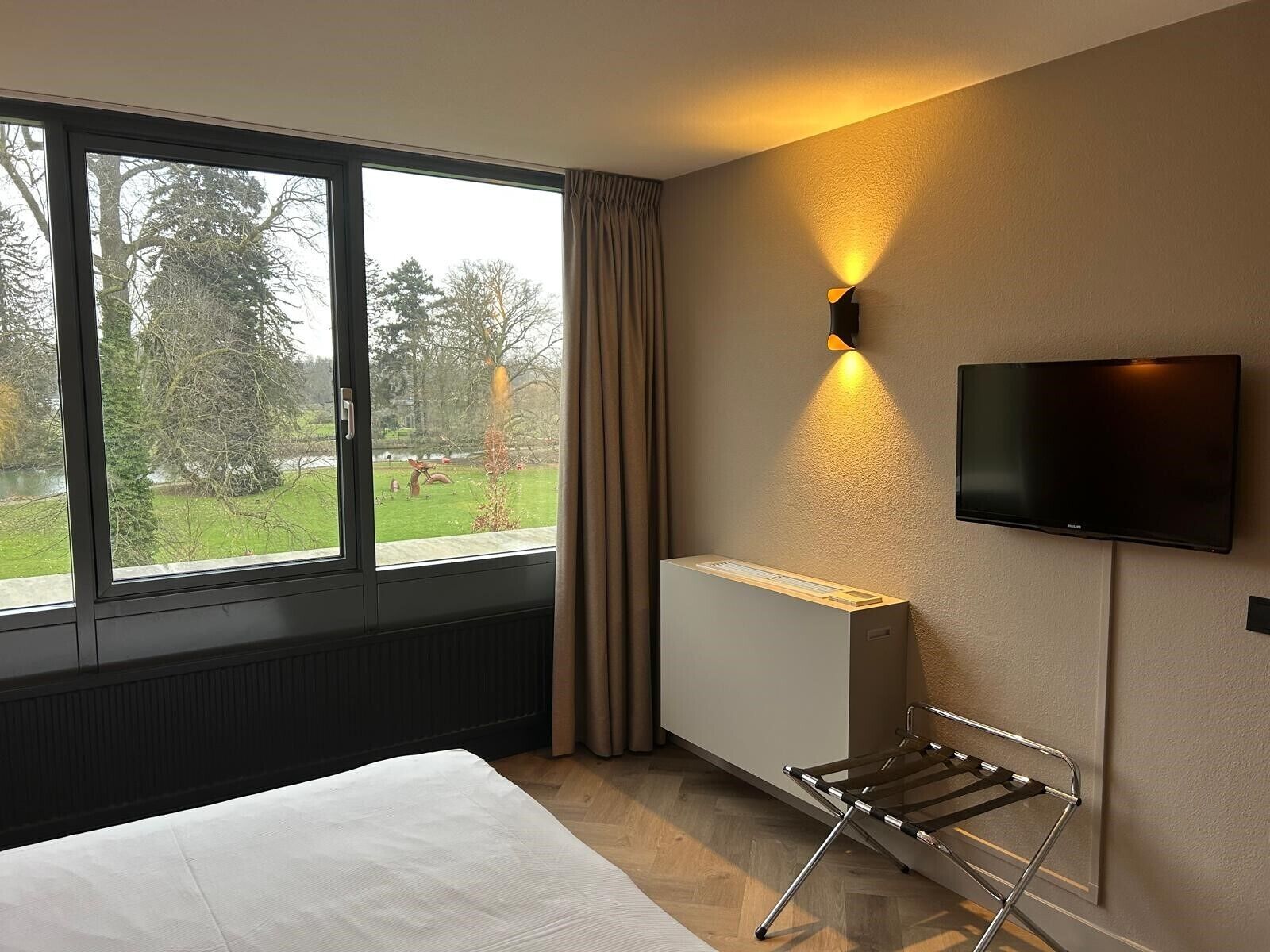 signature room | pillow-top beds, in-room safe, desk, soundproofing