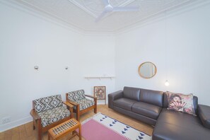 Flat-screen TV - motel Mi Pi CHi (Johannesburg)