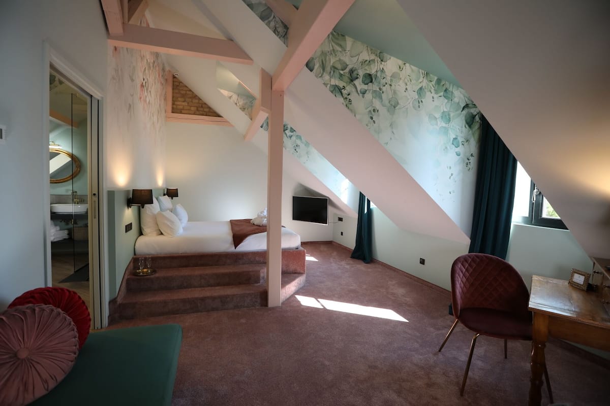 Deluxe Room (La Suite du Mühlgiessen SPA) | Memory foam beds, individually decorated, desk, laptop workspace