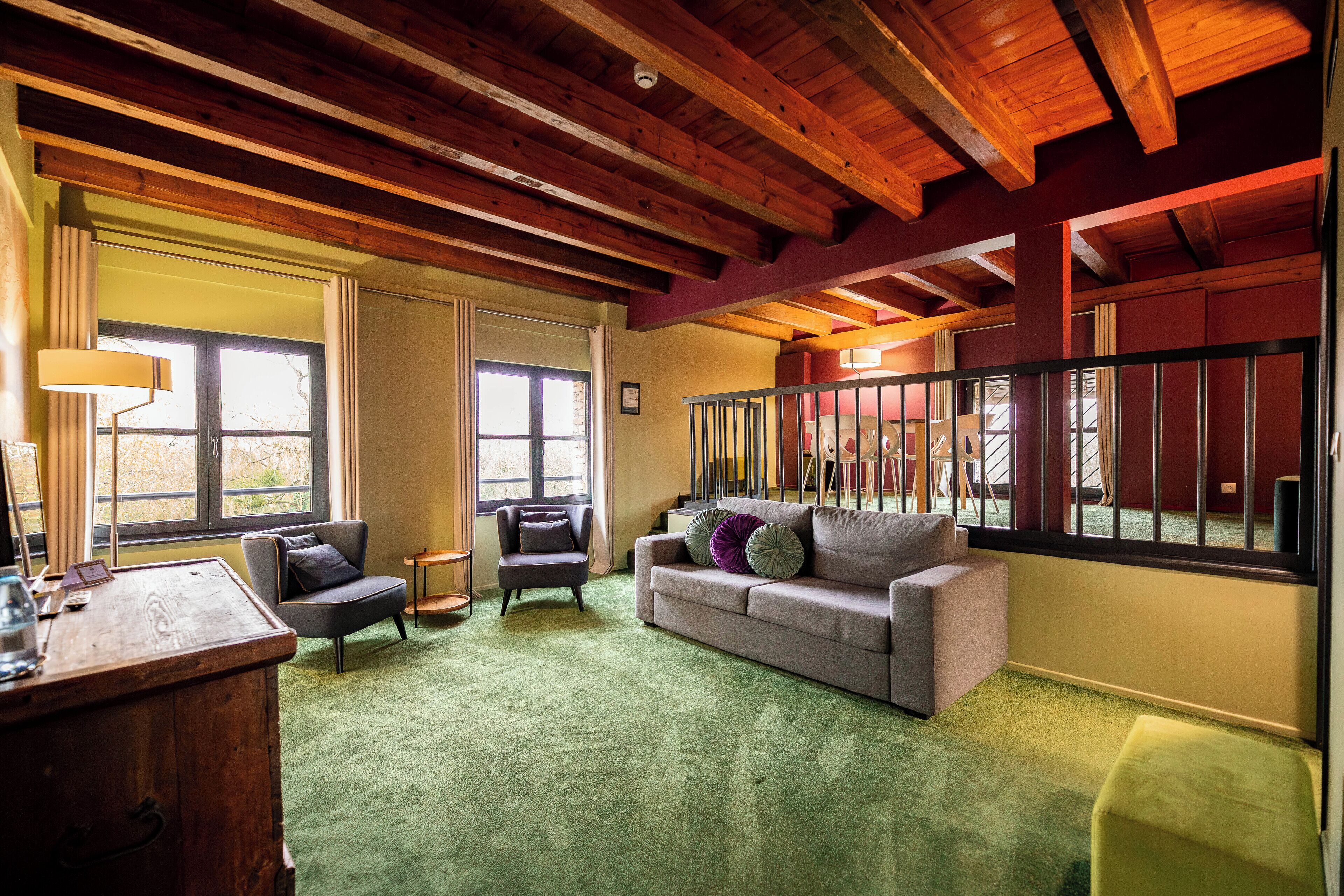 Family Room (La Suite du Silo à Grains) | Memory-foam beds, individually decorated, desk, laptop workspace