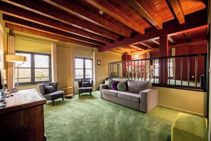 Family Room (La Suite du Silo à Grains) | Memory foam beds, individually decorated, desk, laptop workspace - Hotel Spa Le Moulin de la Wantzenau (La Wantzenau)