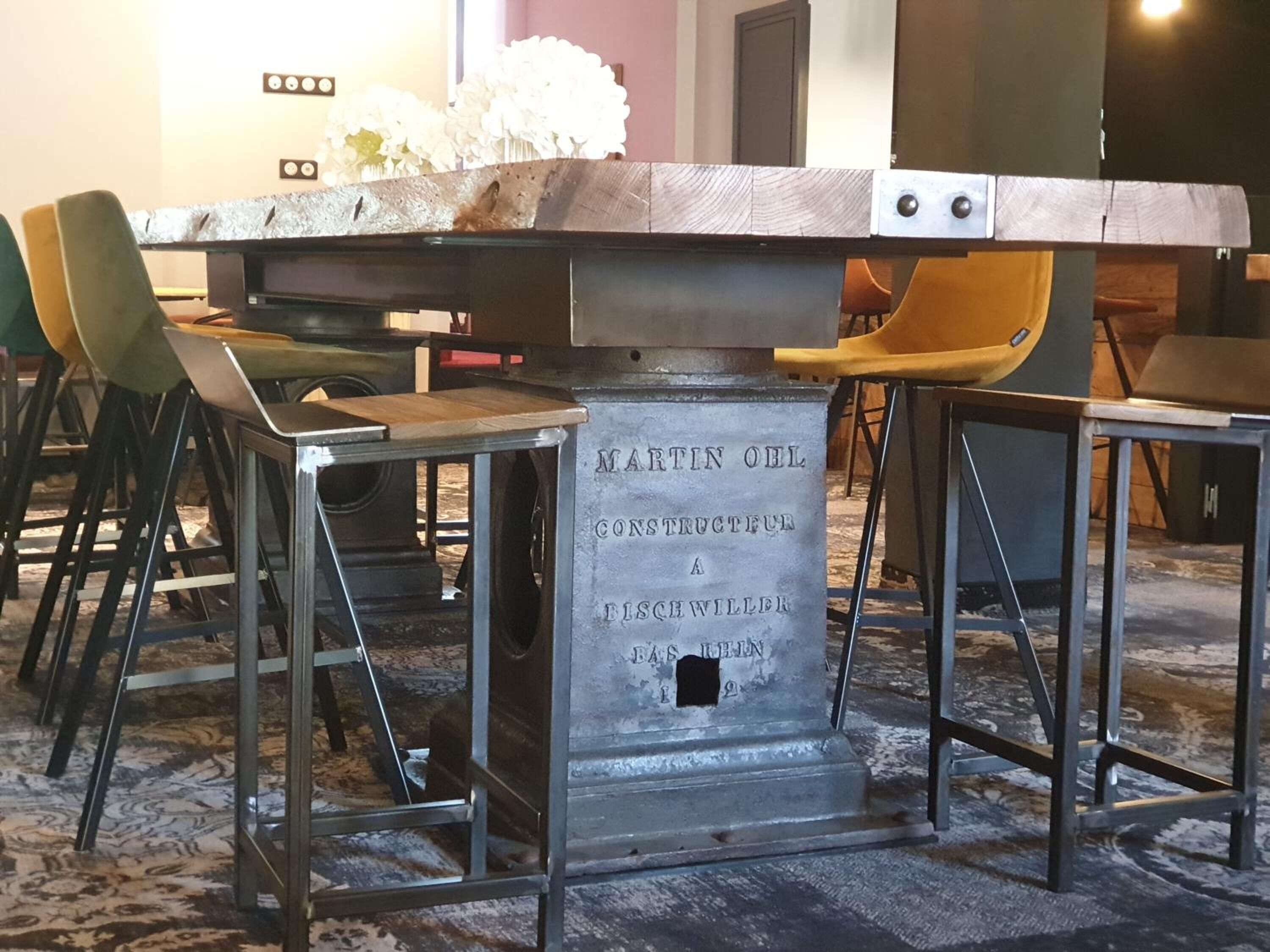 lunch and dinner served, local cuisine