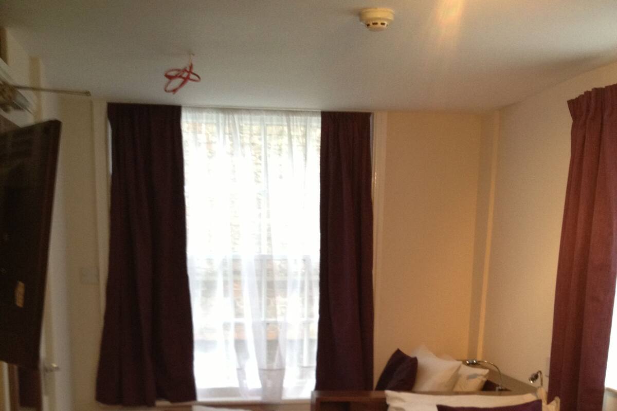 Free WiFi, individually decorated, individually furnished, bed sheets
