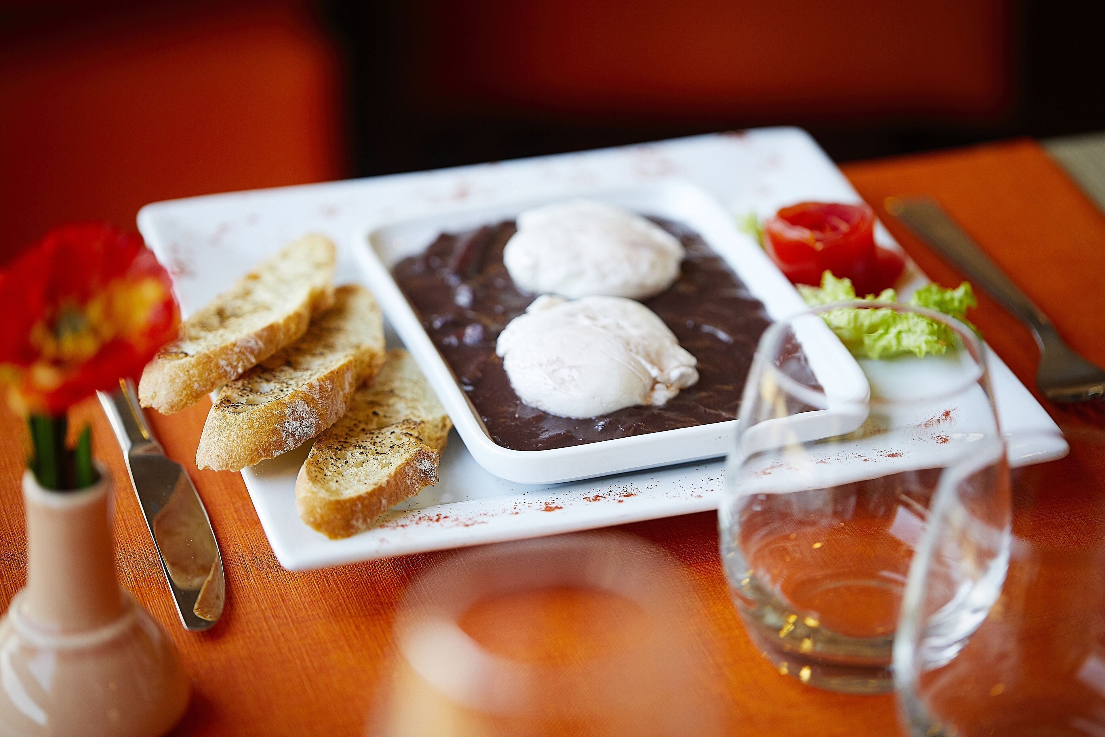 breakfast, lunch, dinner served; french cuisine