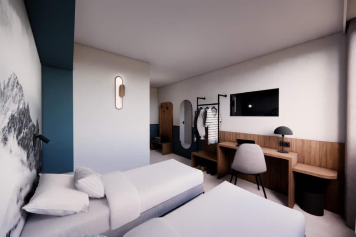 Standard Room, 2 Twin Beds | Premium bedding, desk, laptop workspace, blackout drapes