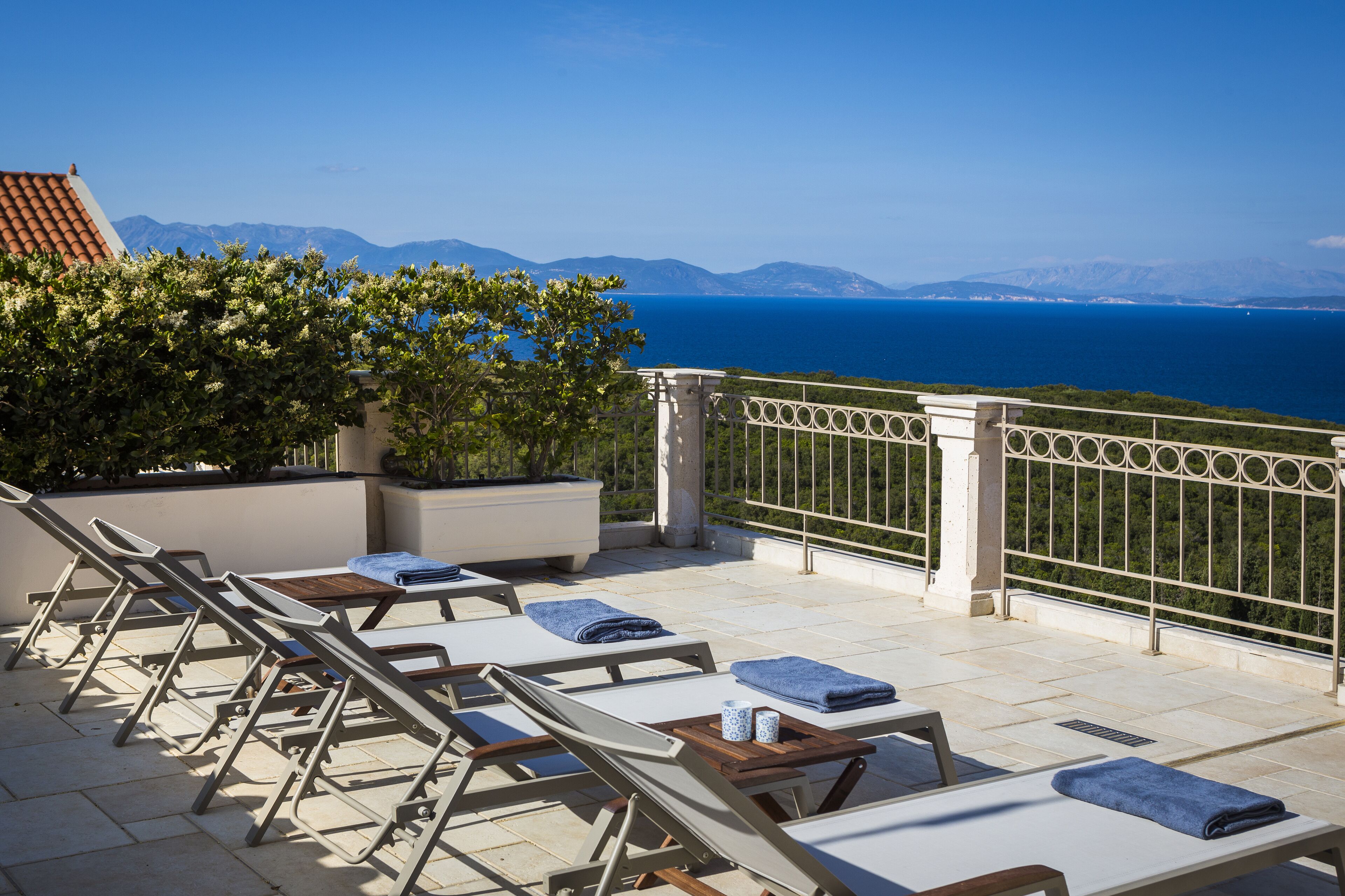 Family apartment | 高档床上用品、迷你吧、客房内保险箱、特色装修