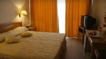 Literie de qualité supérieure, minibar, bureau, rideaux occultants