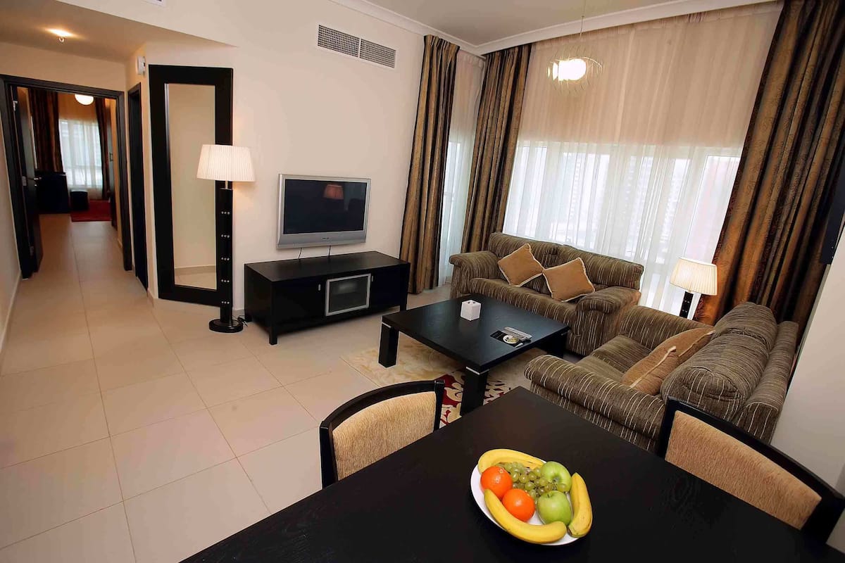 Standard Apartment, 1 Bedroom | In-room dining