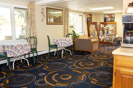 Lobby. Sunset Motor Inn