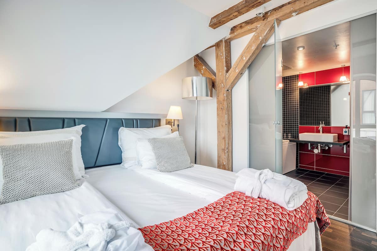 Suite, 1 Queen Bed, Non Smoking (Upgrade)