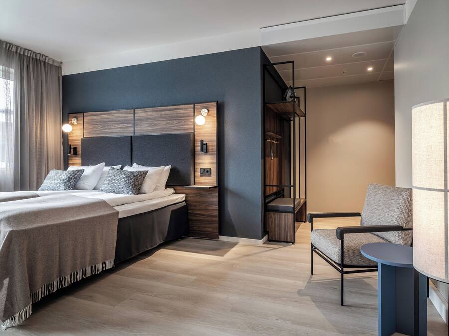 Superior Room, 1 Double Bed, Non Smoking | In-room safe, blackout drapes, iron/ironing board, cribs (surcharge)