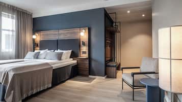 Rom – superior, 1 dobbeltseng, ikke-røyk | Safe på rommet, blendingsgardiner, strykejern/-brett og barnesenger