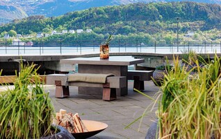 Breakfast, lunch, dinner served; ocean views