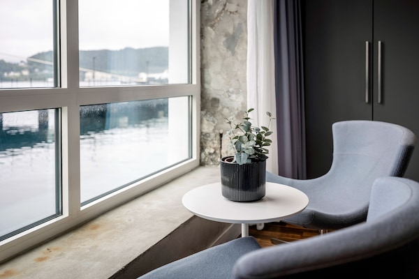 Zimmersafe, Verdunkelungsvorhänge, Bügeleisen/Bügelbrett, Babybetten