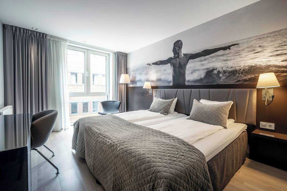 Standard Room, 2 Twin Beds, Non Smoking | In-room safe, blackout drapes, iron/ironing board, cribs (surcharge)