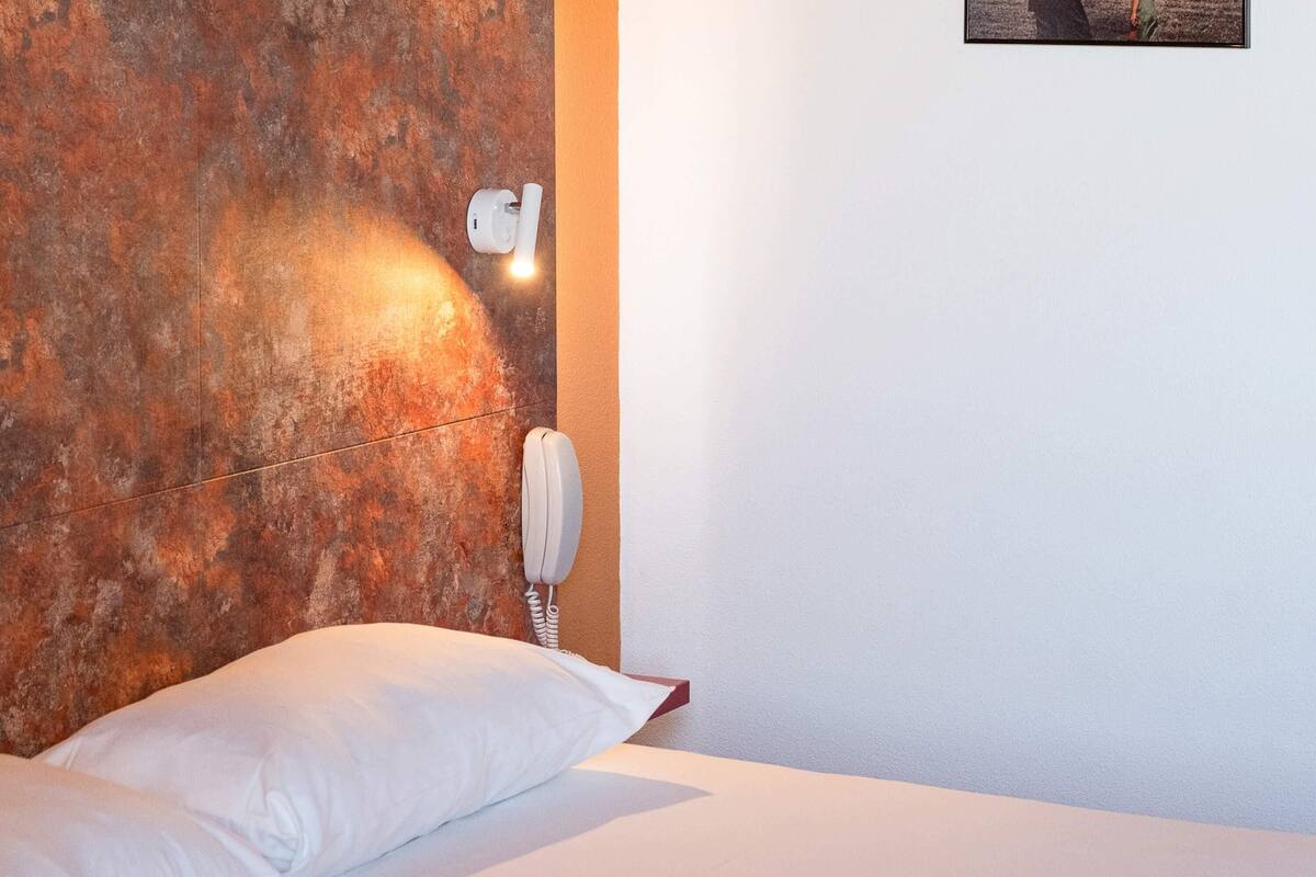 Standard Room, 2 Twin Beds | Desk, blackout drapes, soundproofing, iron/ironing board