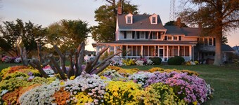 Black Walnut Point Inn