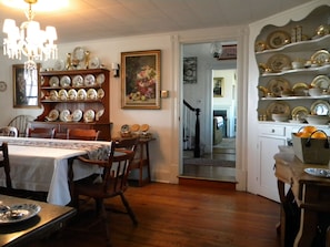 Dining - Black Walnut Point Inn (Tilghman)