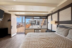 Exclusive Room, 1 King Bed, Beach View | Free WiFi, bed sheets