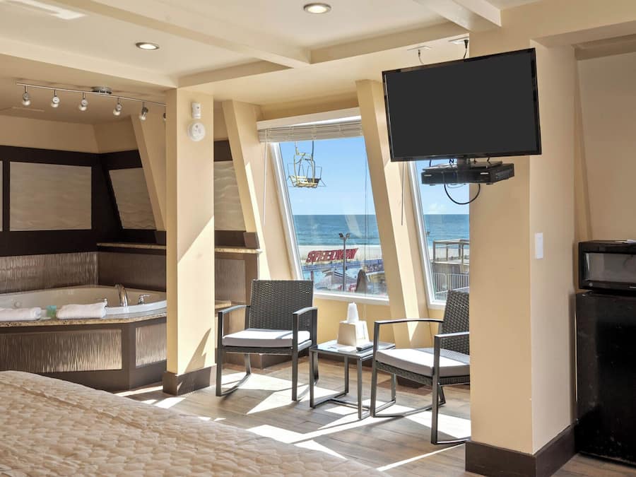 Exclusive Room, 1 King Bed, Beach View | Free WiFi, bed sheets