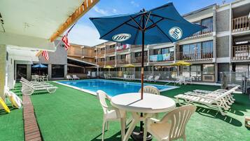 Seasonal outdoor pool