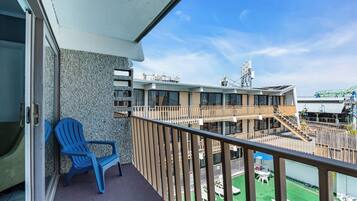 Room, 2 Queen Beds, Balcony, Pool View | Balcony