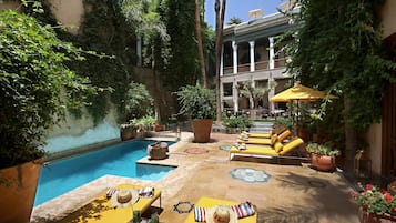 3 piscine all'aperto