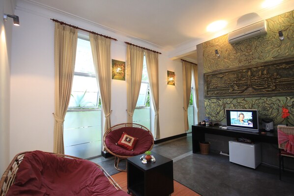 Living area - Frangipani Villa 90s (Phnom Penh)