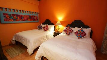 Superior Double Suite | Edredón, caja de seguridad en la habitación y decoración personalizada