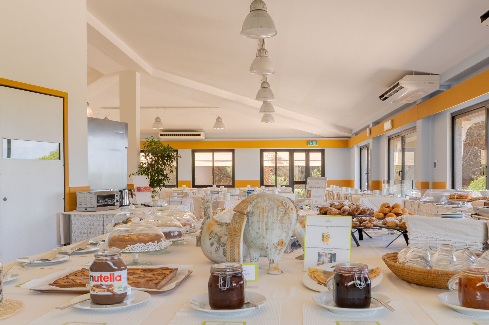 Petit déjeuner buffet servi tous les jours en supplément