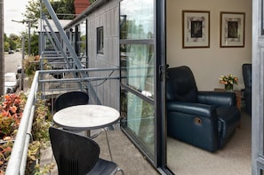 Balcony - Country Glen Lodge (Christchurch)