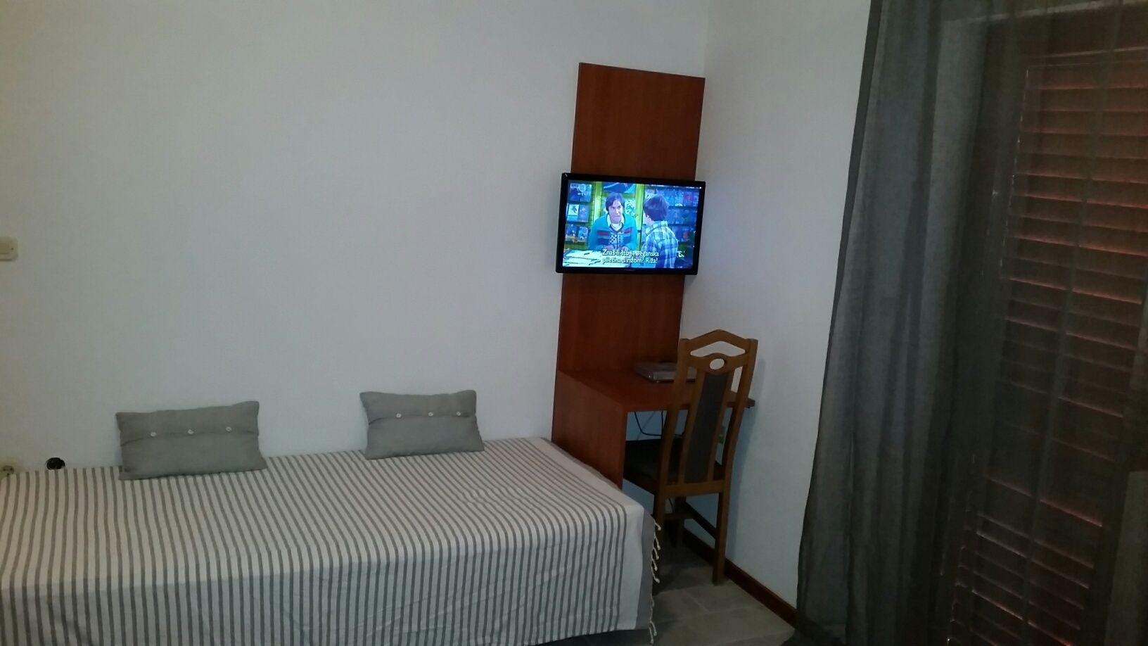 in-room safe, desk, free wifi, bed sheets