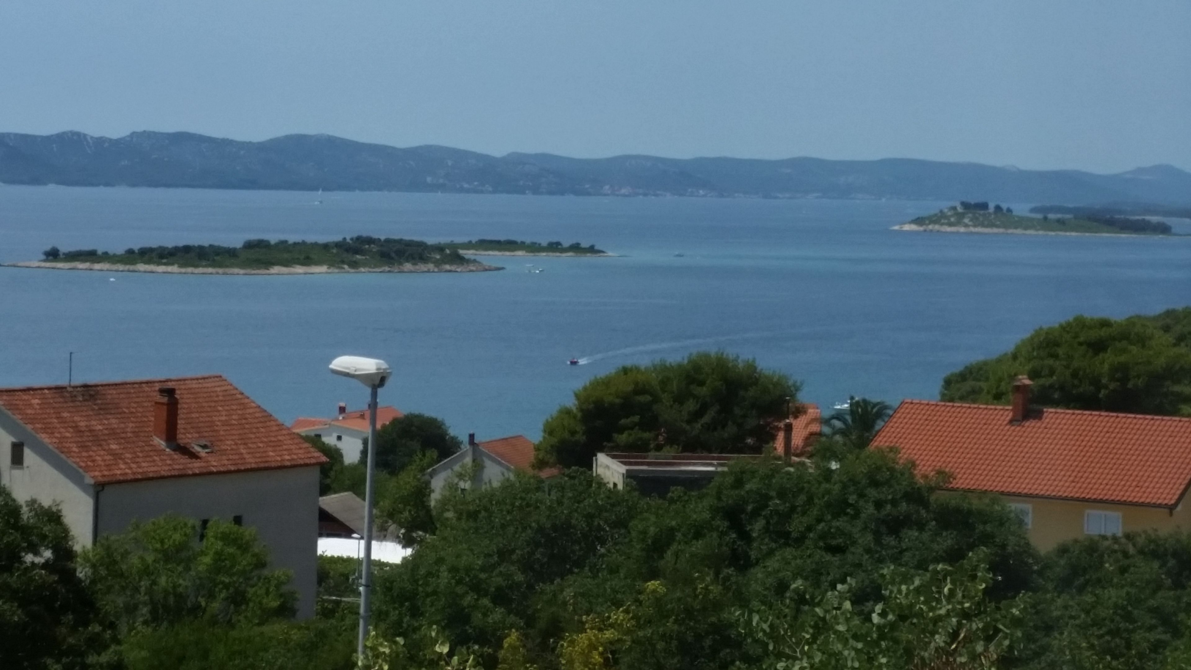 family room, balcony | view from property