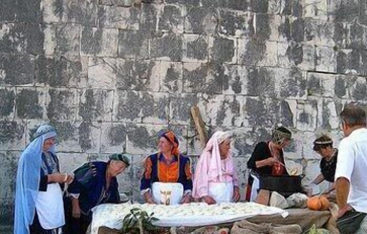 breakfast and dinner served