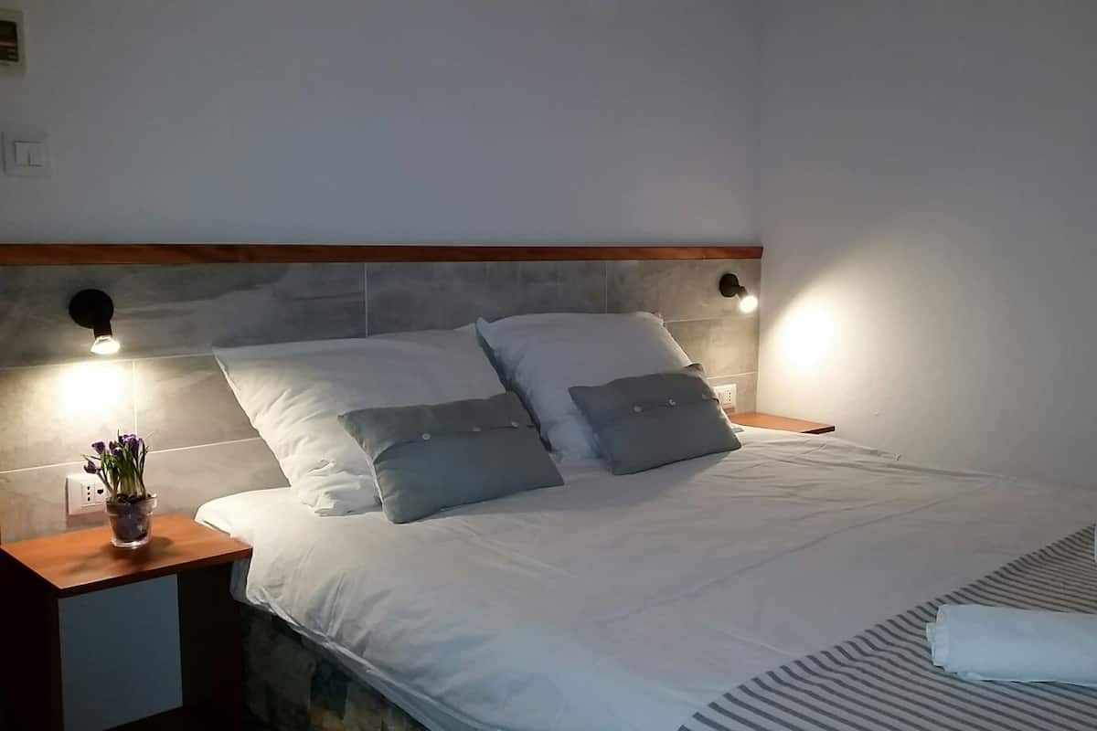 Habitación doble | Caja de seguridad en la habitación, escritorio y wifi gratis 