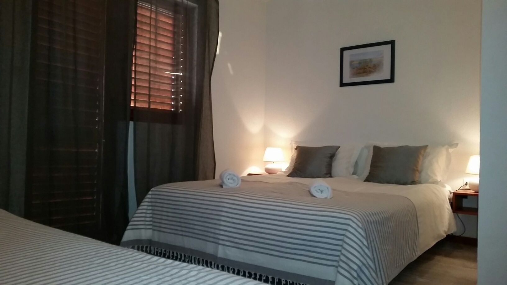 triple room | in-room safe, desk, free wifi, bed sheets