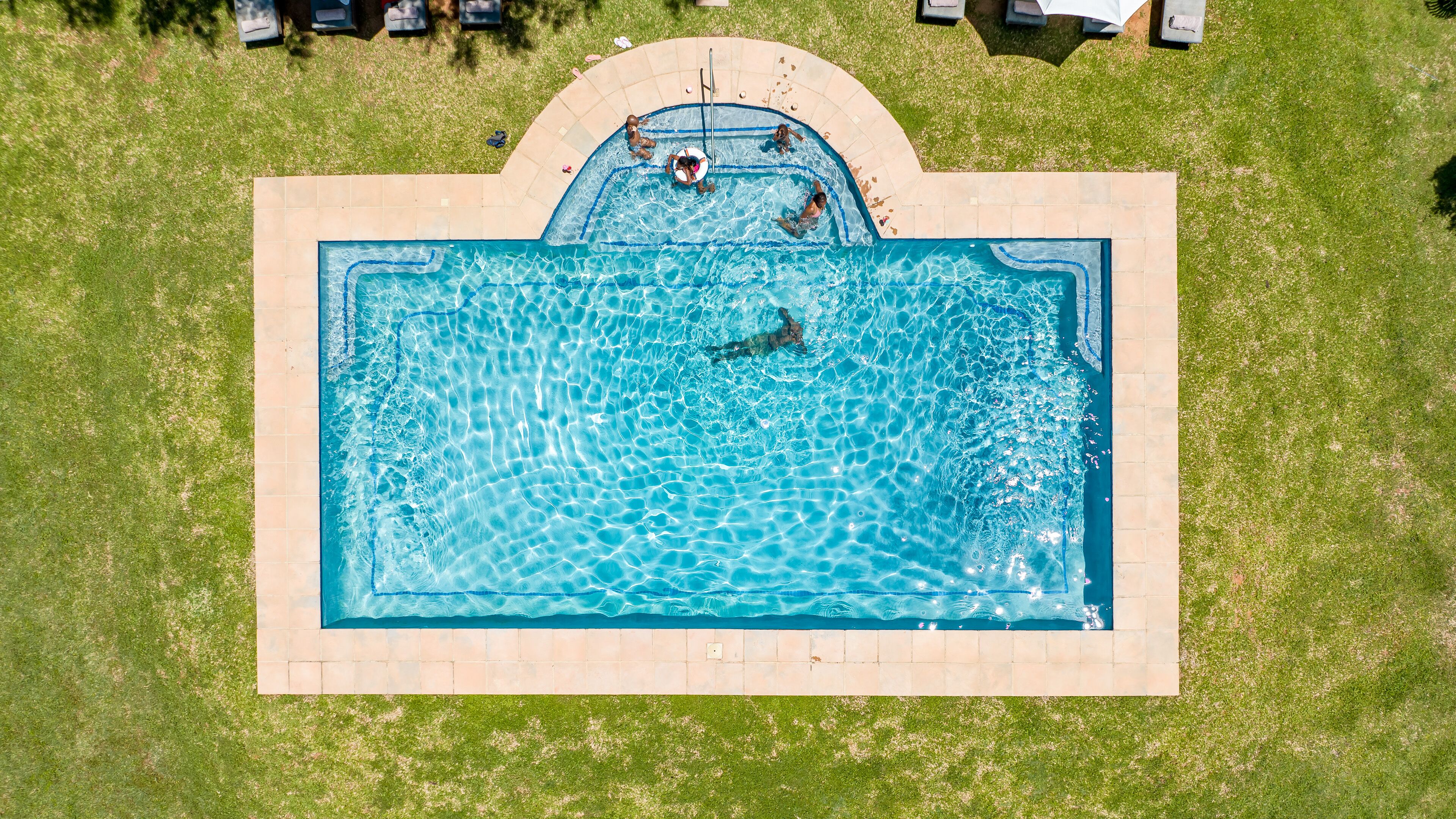 2 outdoor pools, pool umbrellas, sun loungers