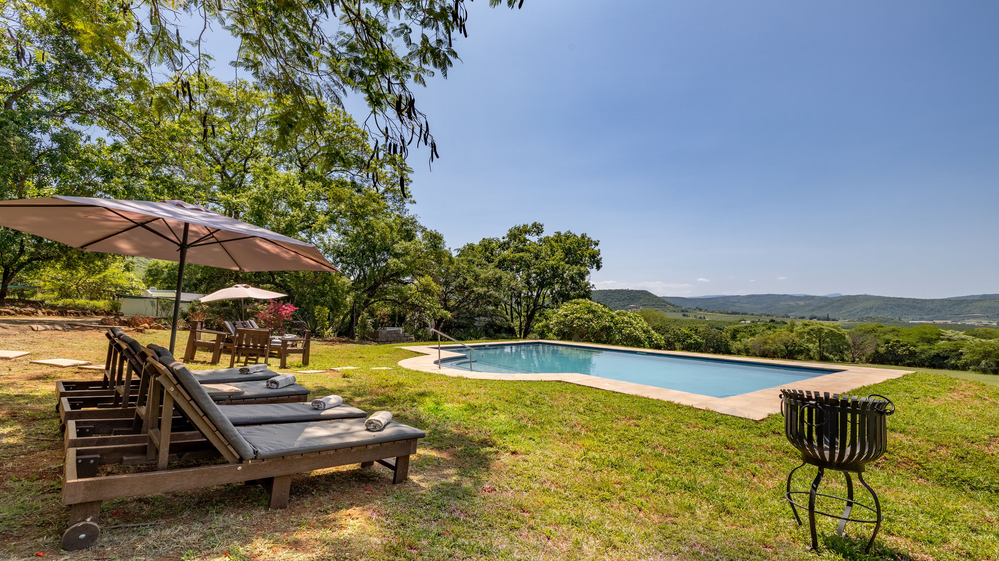 2 個室外泳池；泳池傘、躺椅