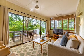 套房 | 客廳 | 40 吋平面電視連衛星電視頻道、電視