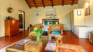 高級雙人房 | 埃及棉床單、高級寢具、特厚豪華床墊、迷你吧