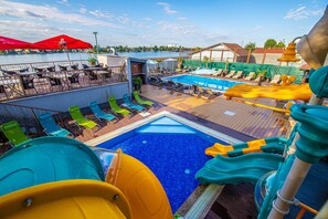 Indoor pool, seasonal outdoor pool, pool loungers - Hotel Sun (Senec)